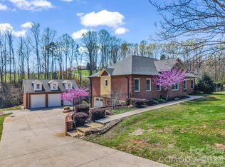 148 Fairway Dr, Forest City, NC 28043