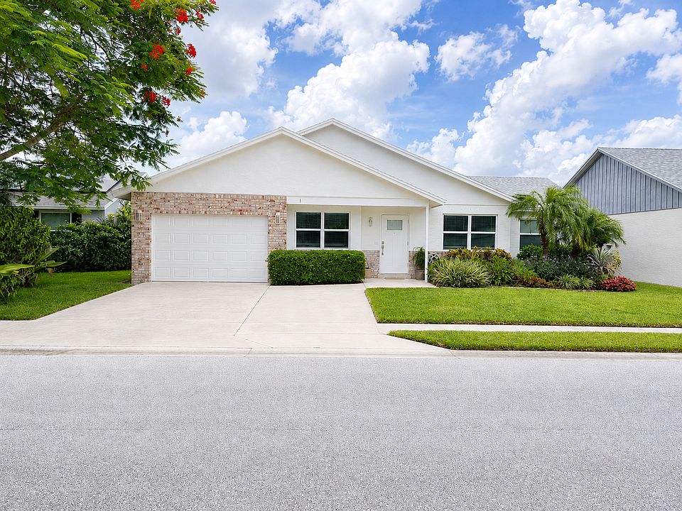1st image of 135 Stillwater Cir