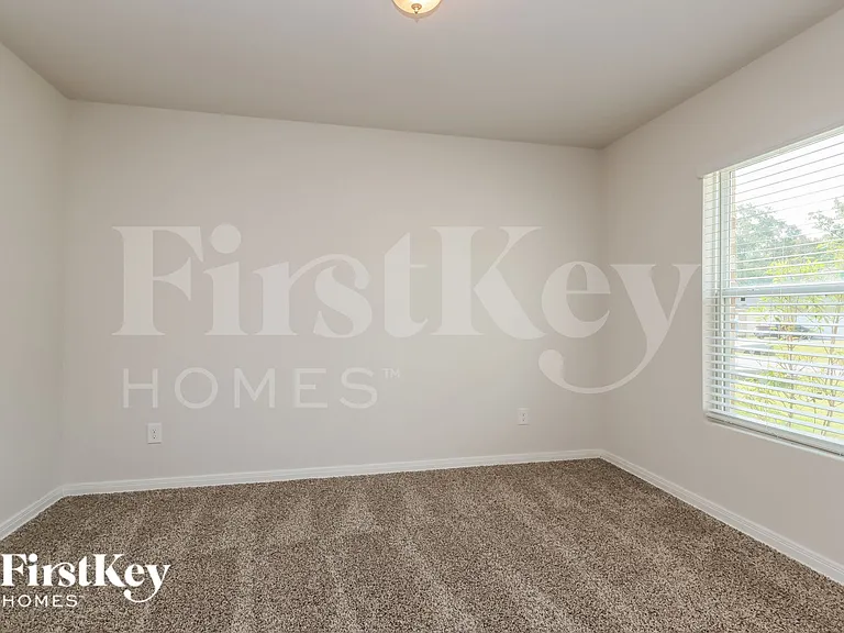 10083 Cerritos Dr — Photo 6