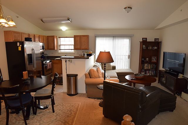 1st image of 979 Kensington Dr #979