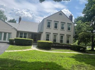7416 Royal Dominion Dr, Bethesda, MD 20817