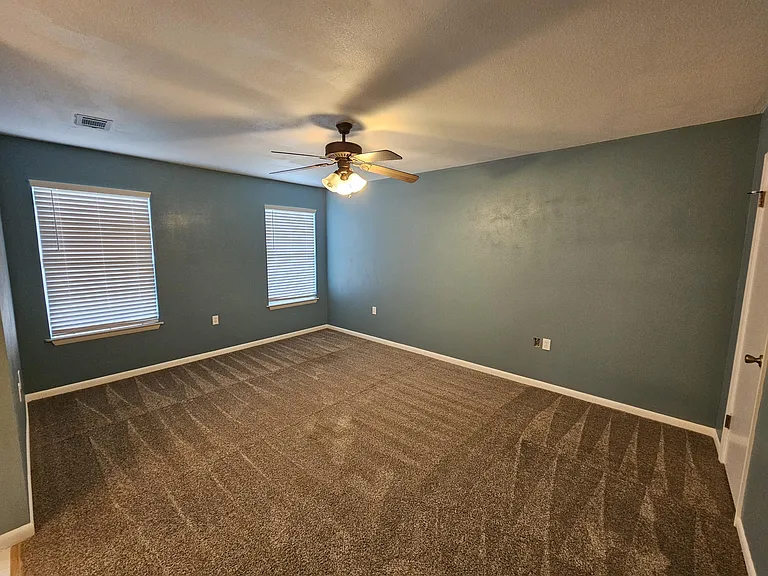 2219 Calle De Cantabria — Photo 22