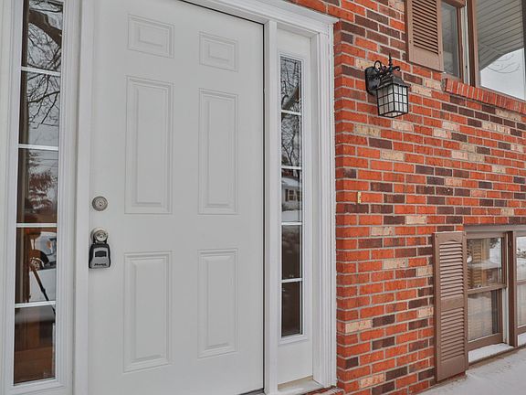 3rd image of 457 Brookhill Dr