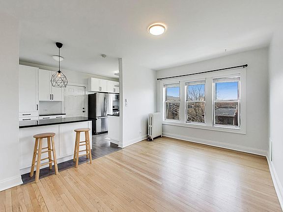 3rd image of 4416 1/2 N Ashland Ave APT 3