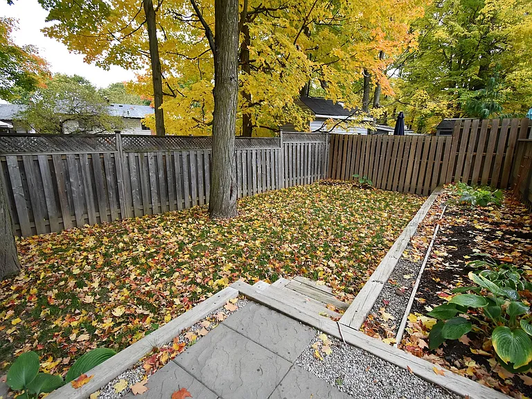 16 Woodgrove Ct — Photo 18