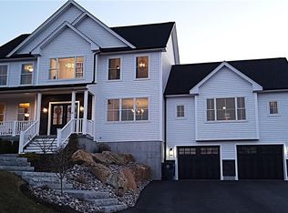 17 Coletta Ct, Cranston, RI 02921