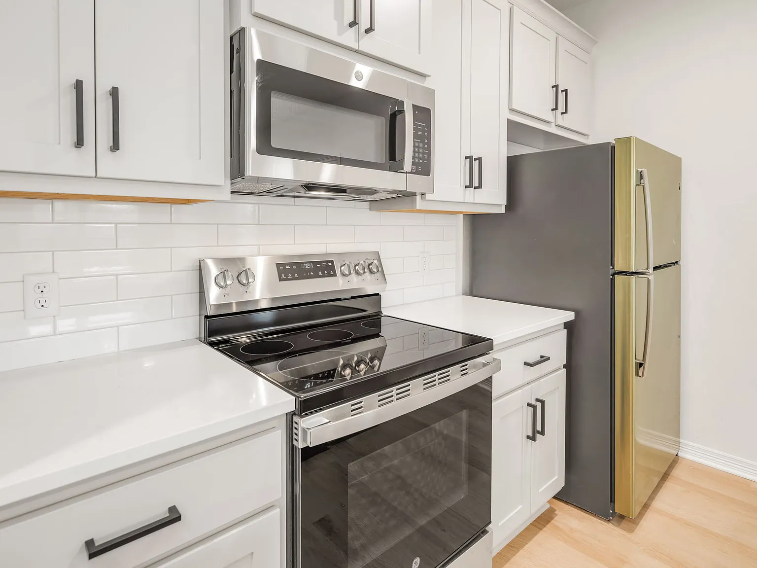 800 Fairview Avenue - B — Photo 4