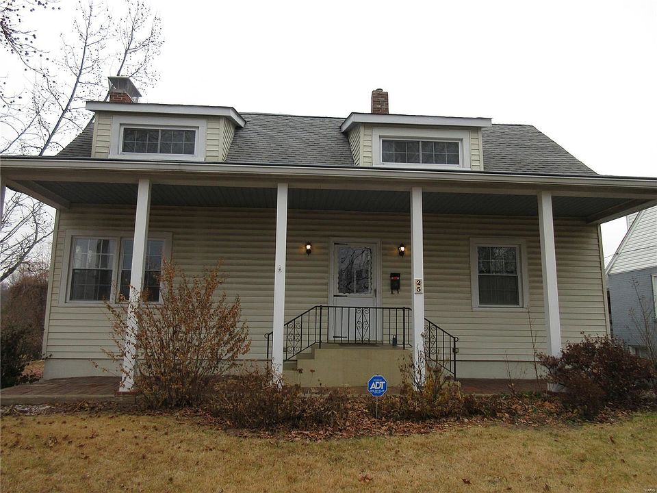 1st image of 25 Lakeview Ct