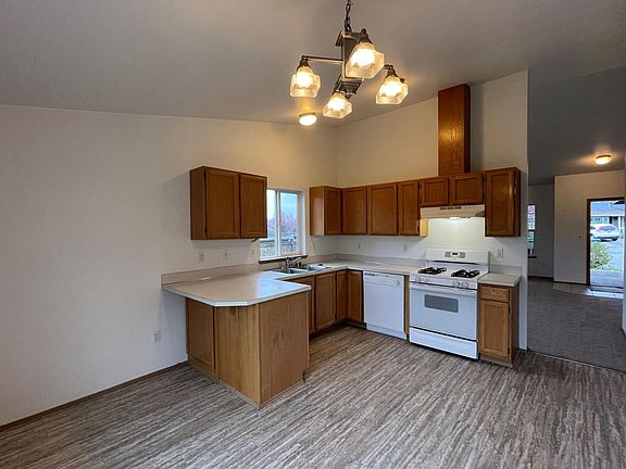 4th image of 6318 105th Pl NE