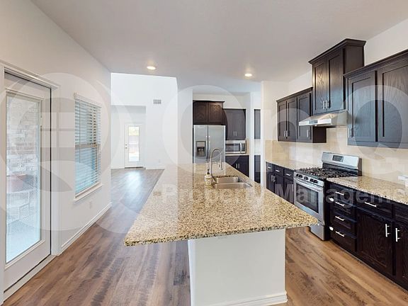3rd image of 2141 Miramar Dr