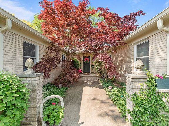 2nd image of 942 Marvell Ln