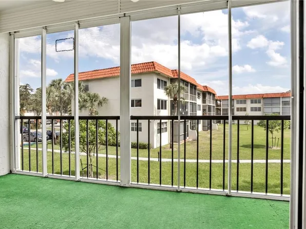 9800 N Hollybrook Lake Drive #209, Pembroke Pines, FL 33025