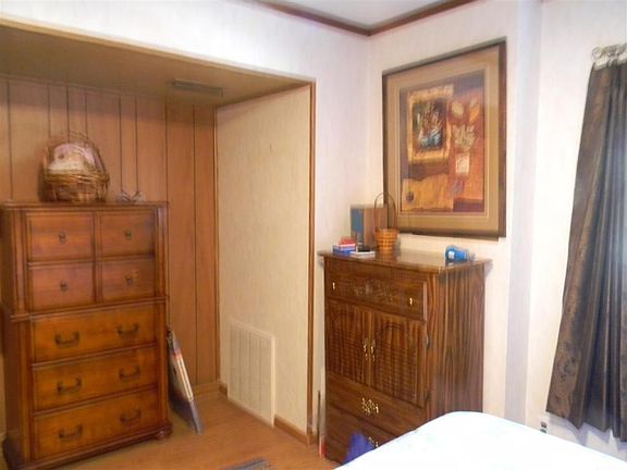 5th image of 4001 Dogwood St