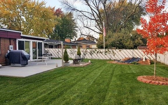 4th image of 4677 Maplewood Dr