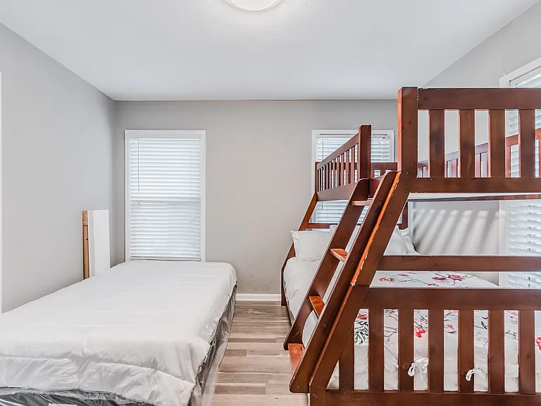 3225 Merida Ave — Photo 12