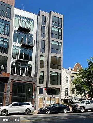 1 bed, 1.0 bath, 785 sqft, $2,050 — Photo 2