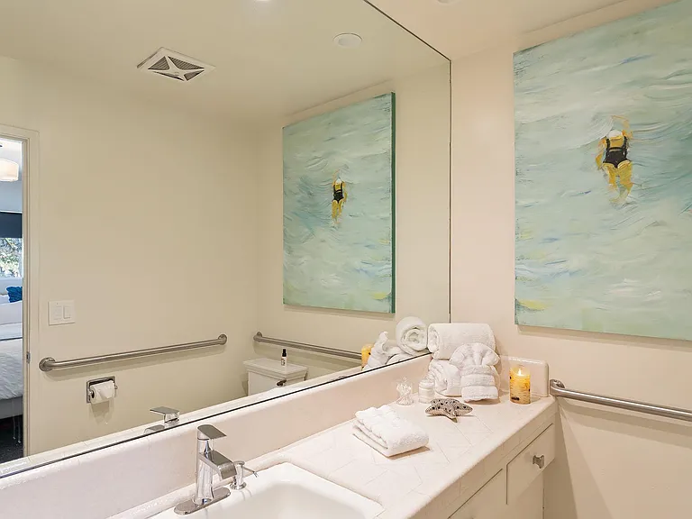 Guest bedroom, upper level, ensuite.