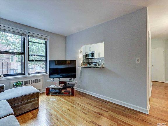 4th image of 10212 65th Ave APT D26