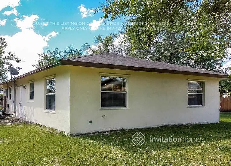 7645 NW 32nd Pl — Photo 4