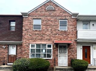 12 E Rockaway Rd #22, Hewlett, NY 11557