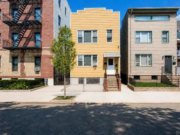 2909 23rd Road, Astoria, NY 11105
