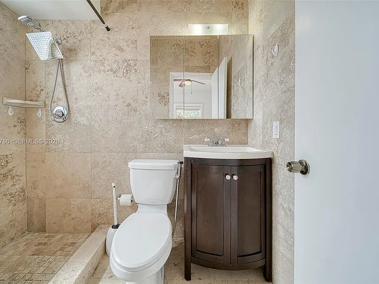 2205 SW 13th St #B — Photo 10