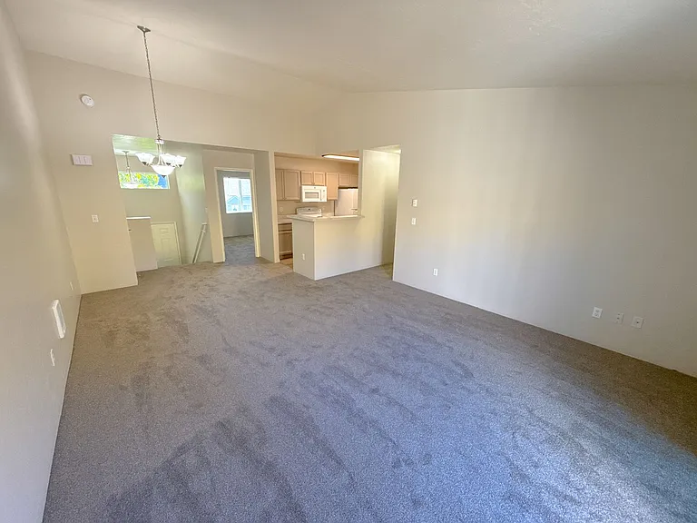5513-5515 N Hills Dr #5517 — Photo 10