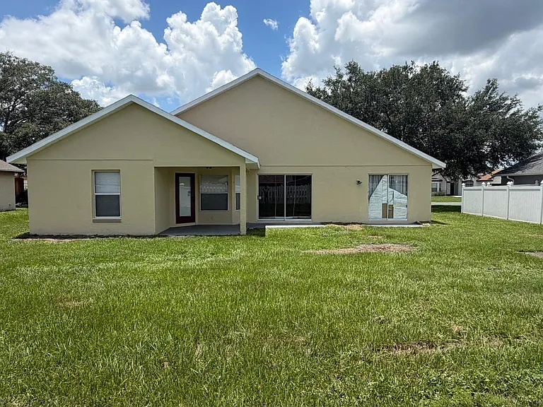 2809 Berkshire Cir — Photo 30