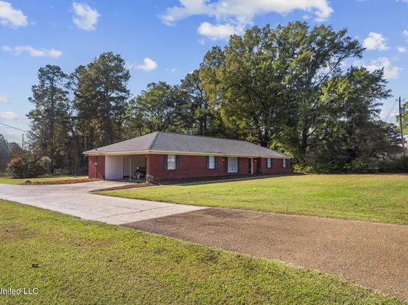 1430 Sunset Dr, Canton, MS 39046