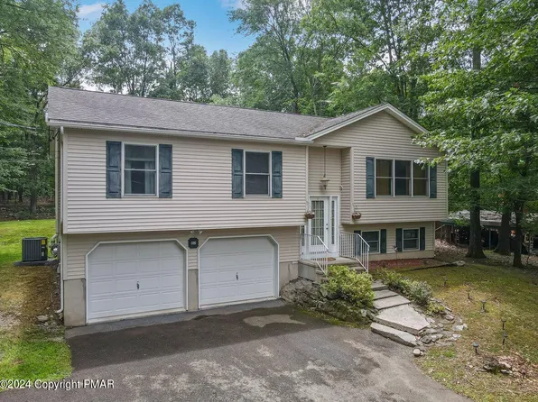 112 Clubhouse Dr, East Stroudsburg, PA 18302