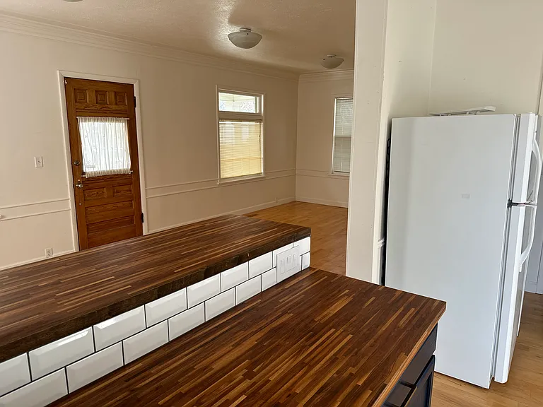 2591 S Park St — Photo 7
