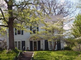 820 6th St, Charleston, IL 61920