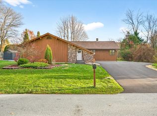 42 Hillcrest Rd, Rutland, VT 05701