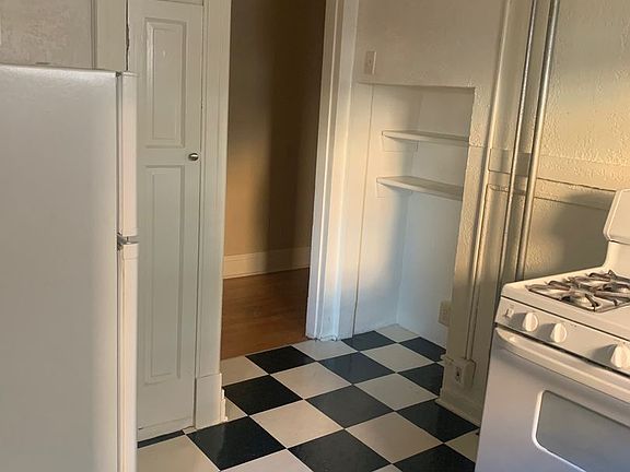 5th image of 115 W Olympic Pl APT C-06