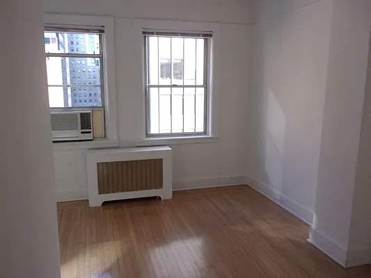 Rented by Carlyle Property Management | media 8