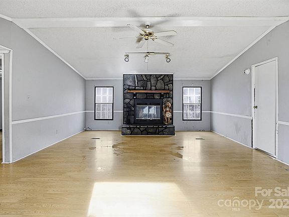 2nd image of 218 Arizona Pl NW