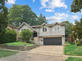 254 Southwood Dr, Kitchener, ON N2E2B1