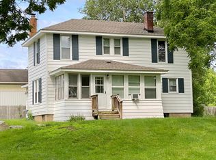 1201 Porter Rd, White Lake, MI 48383