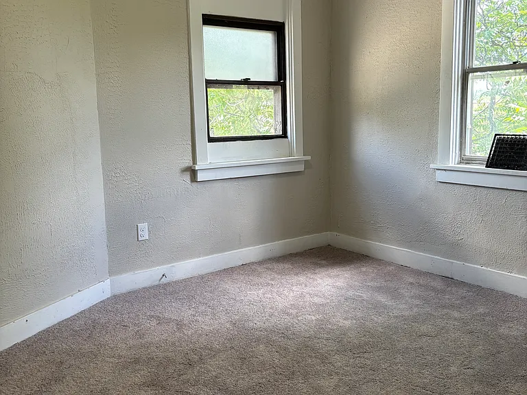 3336 Niagara St — Photo 13