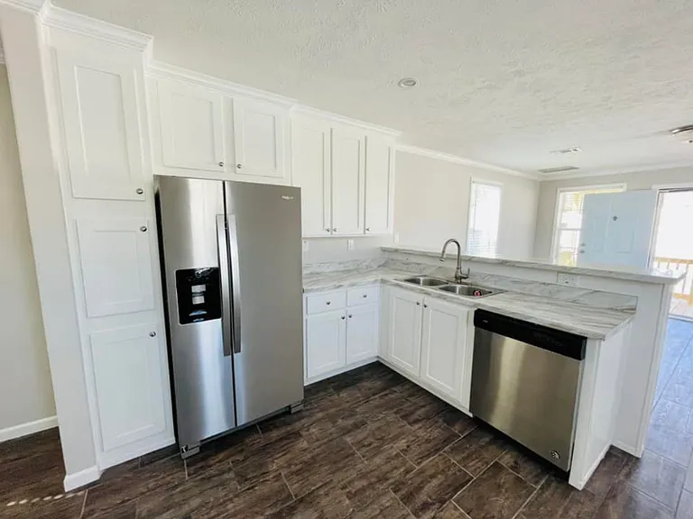 9477 Lansdowne Rd — Photo 3