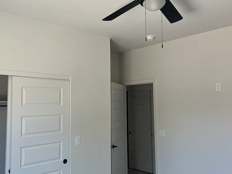 1530 N Columbus Blvd #1-2 — Photo 18