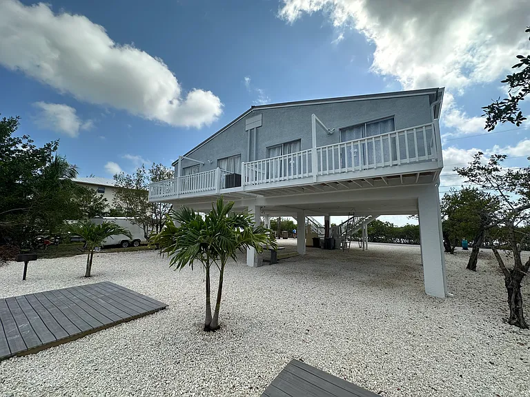 1547 Narcissus Ave #A — Photo 8