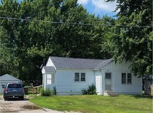 124 Leversee Rd, Cedar Falls, IA 50613