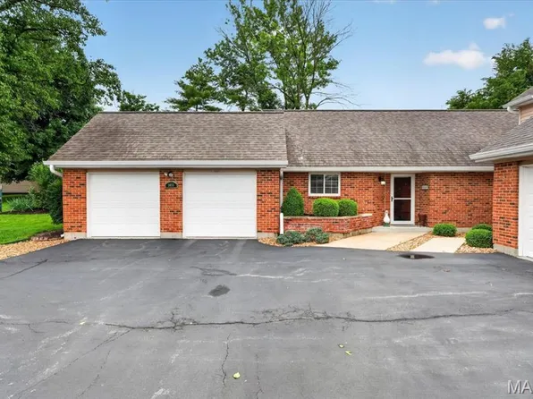 1433 Tahoe Valley Ct, Ballwin, MO 63021