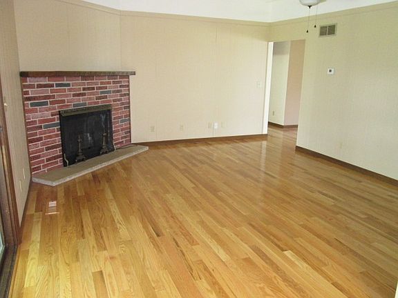 5th image of 5419 Yellowstone Dr
