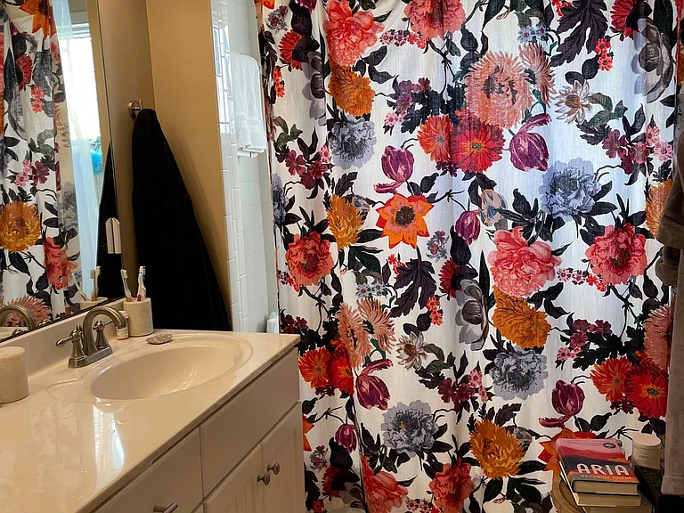 Upstairs bathroom, shared by bedrooms