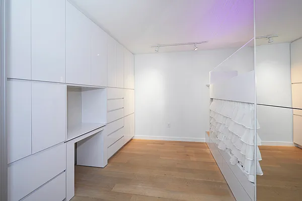Sold by Compass | media 8