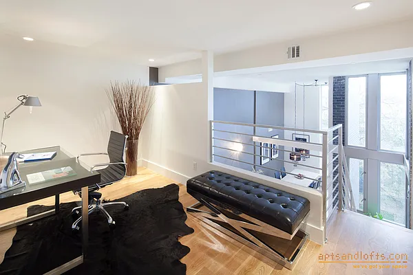 Rented by aptsandlofts.com | media 1