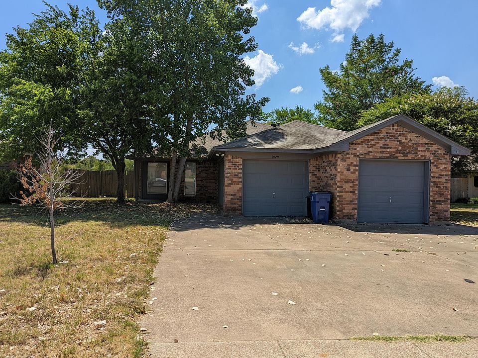 1st image of 1029 Mitchell Ln