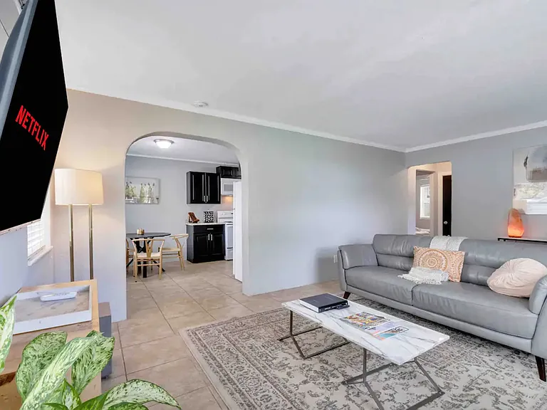 415 S Hyer Ave #A — Photo 2
